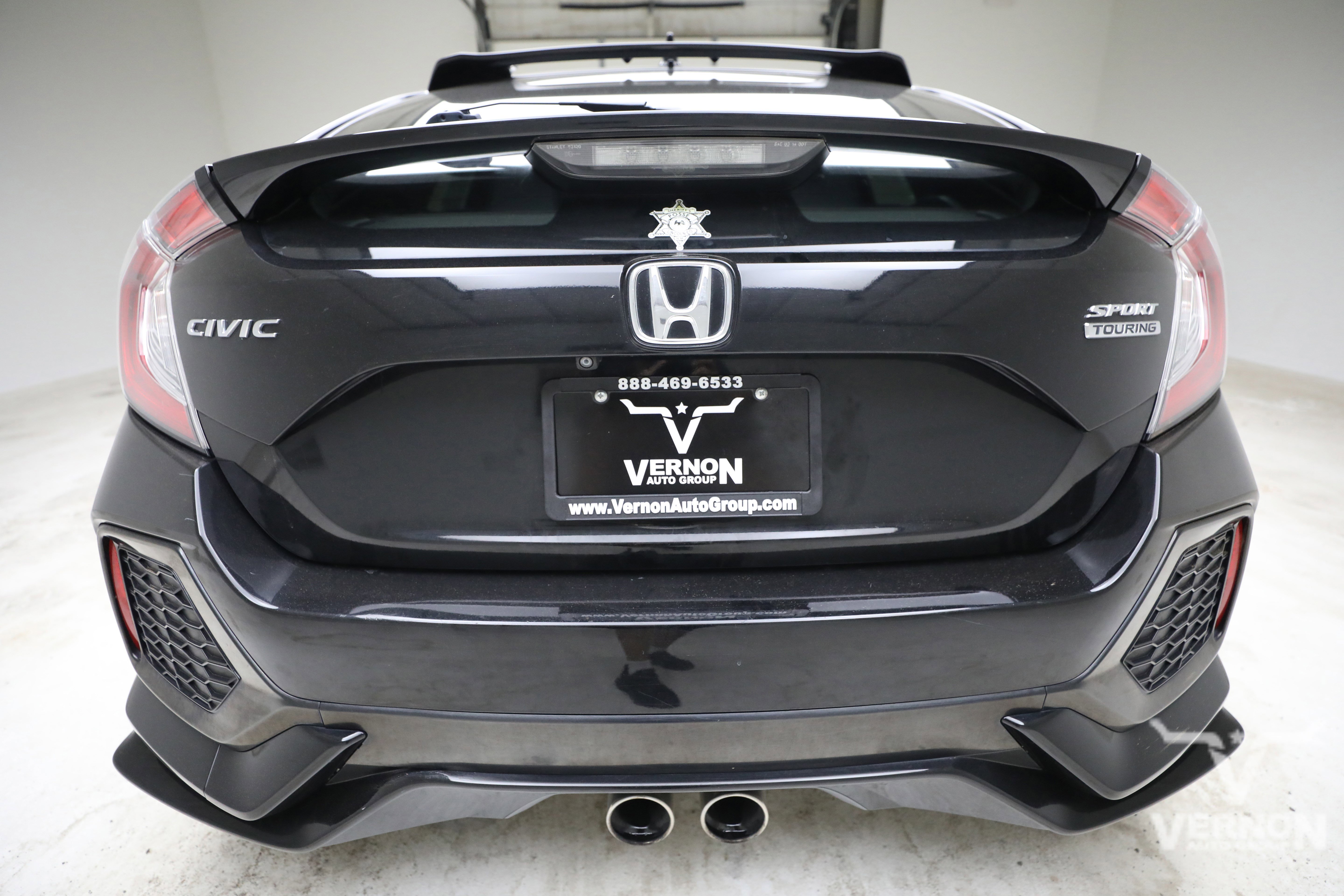 Used 2017 Crystal Black Pearl Honda Y image 3