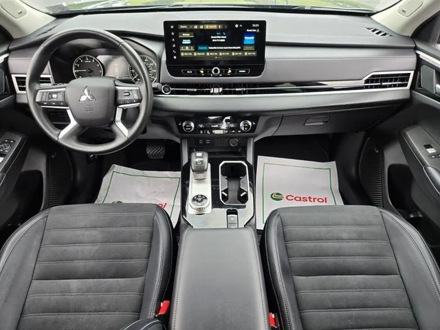 Used 2025 Gray Mitsubishi SE image 14