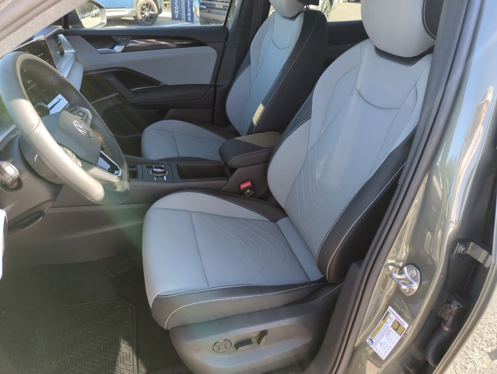 New 2026 Green Volkswagen 2.0T SE R-Line Black image 11
