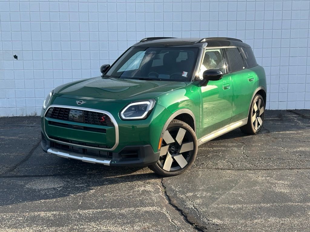 Used 2025 British Racing Green MINI  image 1