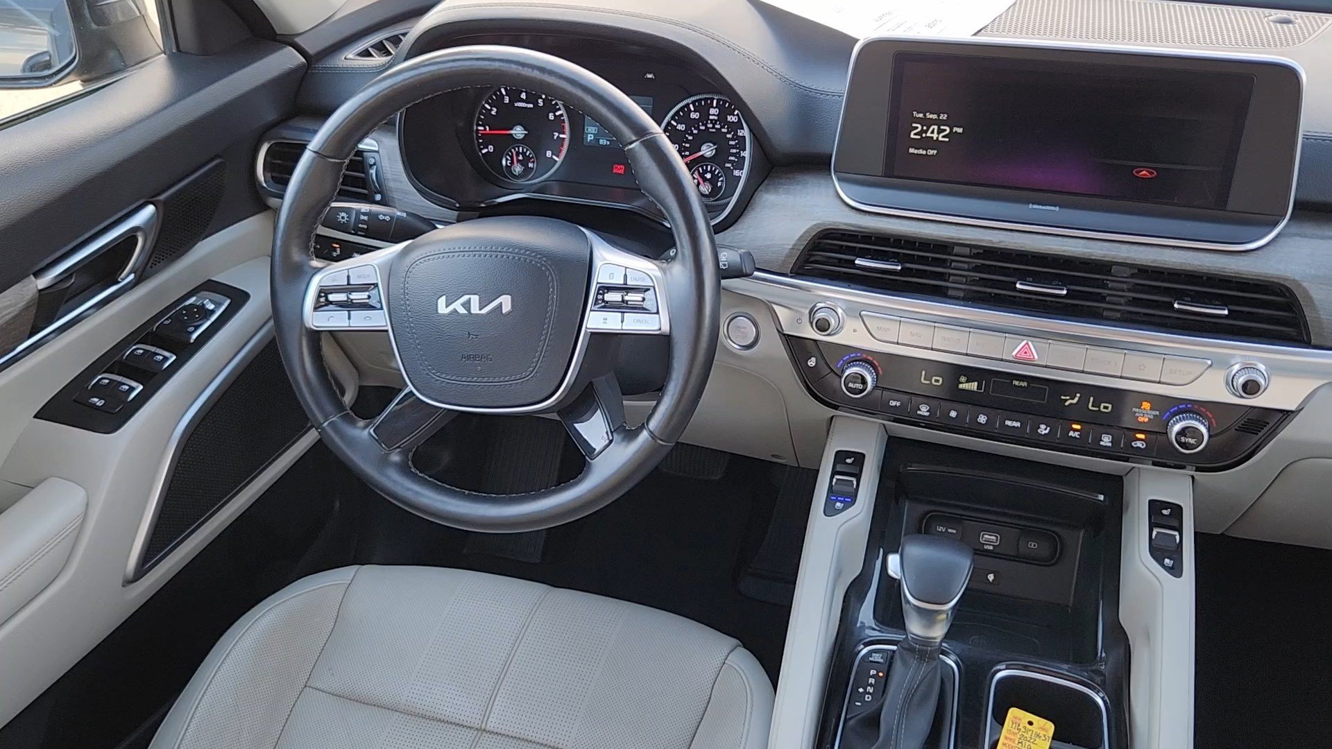 Certified Used 2022 Gravity Gray Kia EX image 5