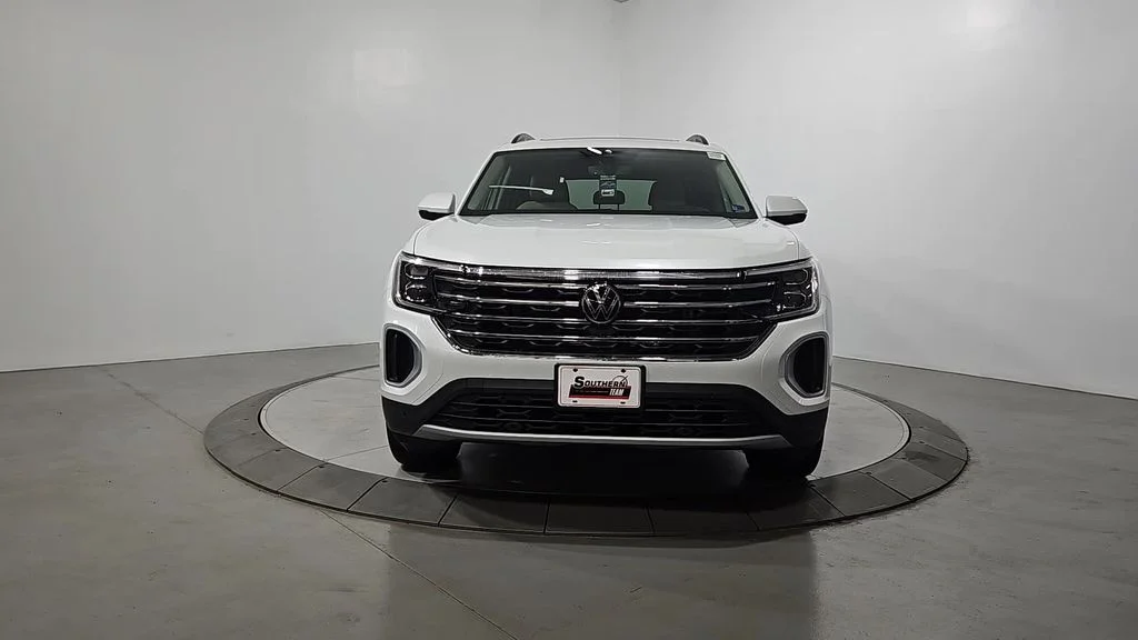 New 2026 White/off-white Volkswagen 2.0T SE w/Technology image 8