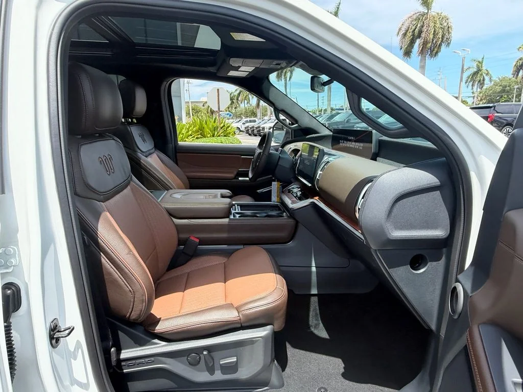New 2027 Star White Metallic Tri-Coat Ford King Ranch® image 16
