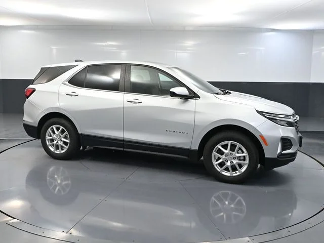 Used 2022 Silver Chevrolet LT image 4