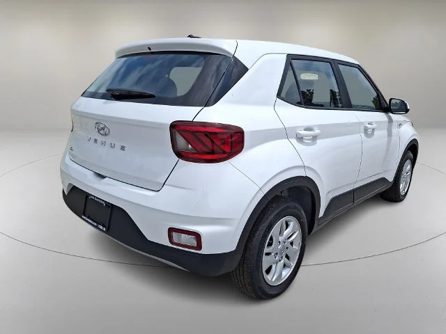 New 2026 White Hyundai SE image 7