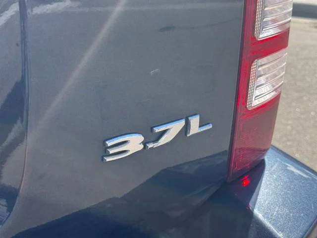 Used 2008 Blue Jeep Limited image 16