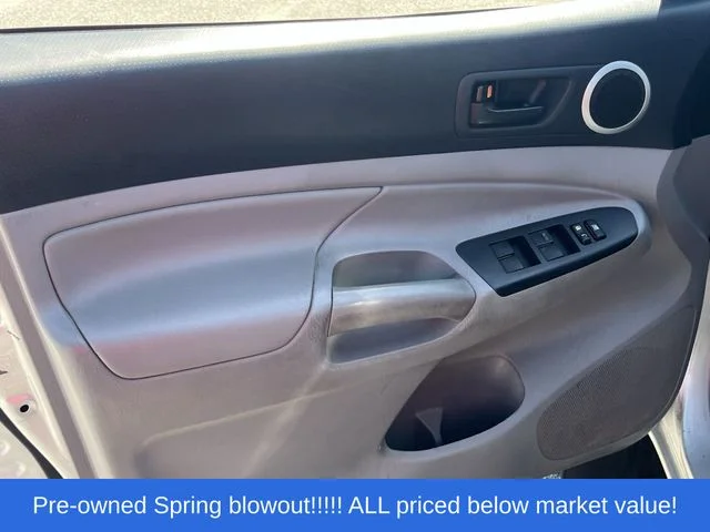 Used 2013 Silver Toyota SR5 image 12