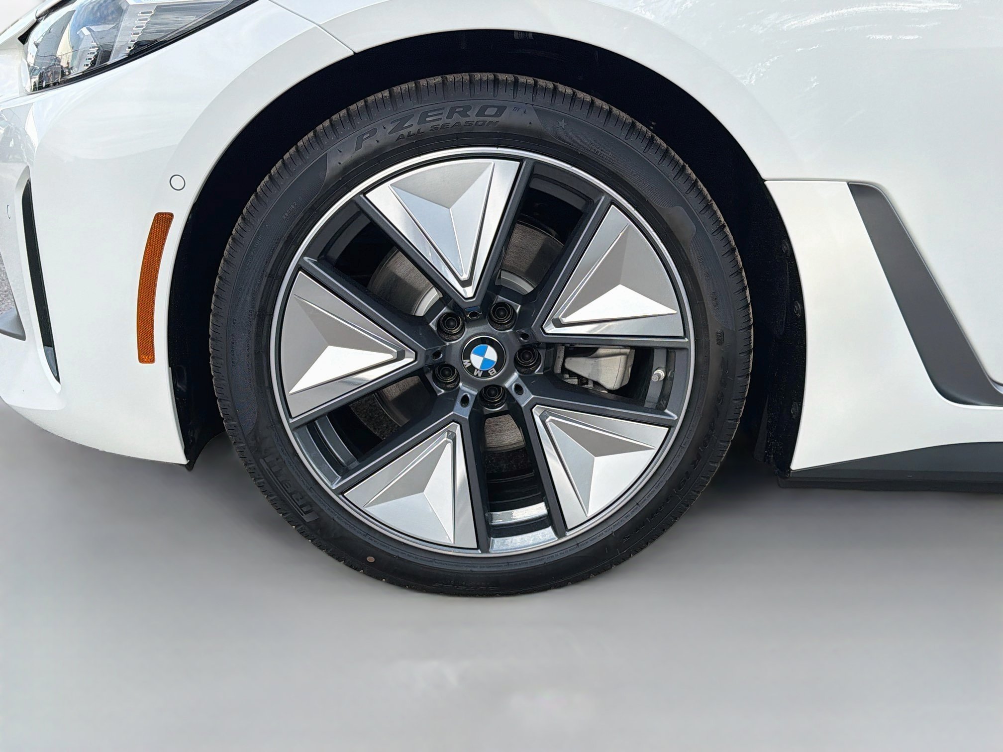 Used 2026 Alpine White BMW eDrive40 image 41