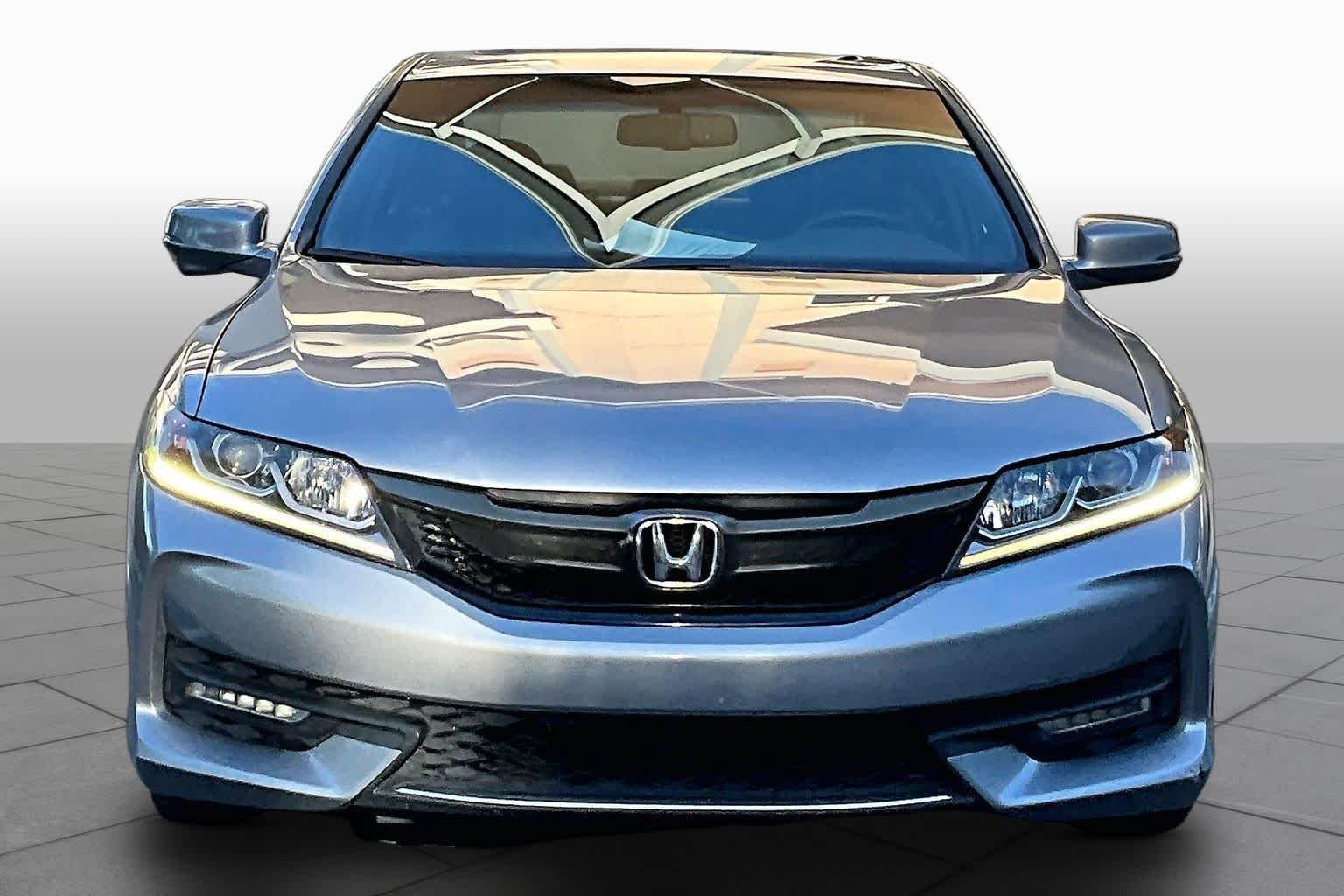 Used 2016 Lunar Silver Metallic Honda EX-L image 4