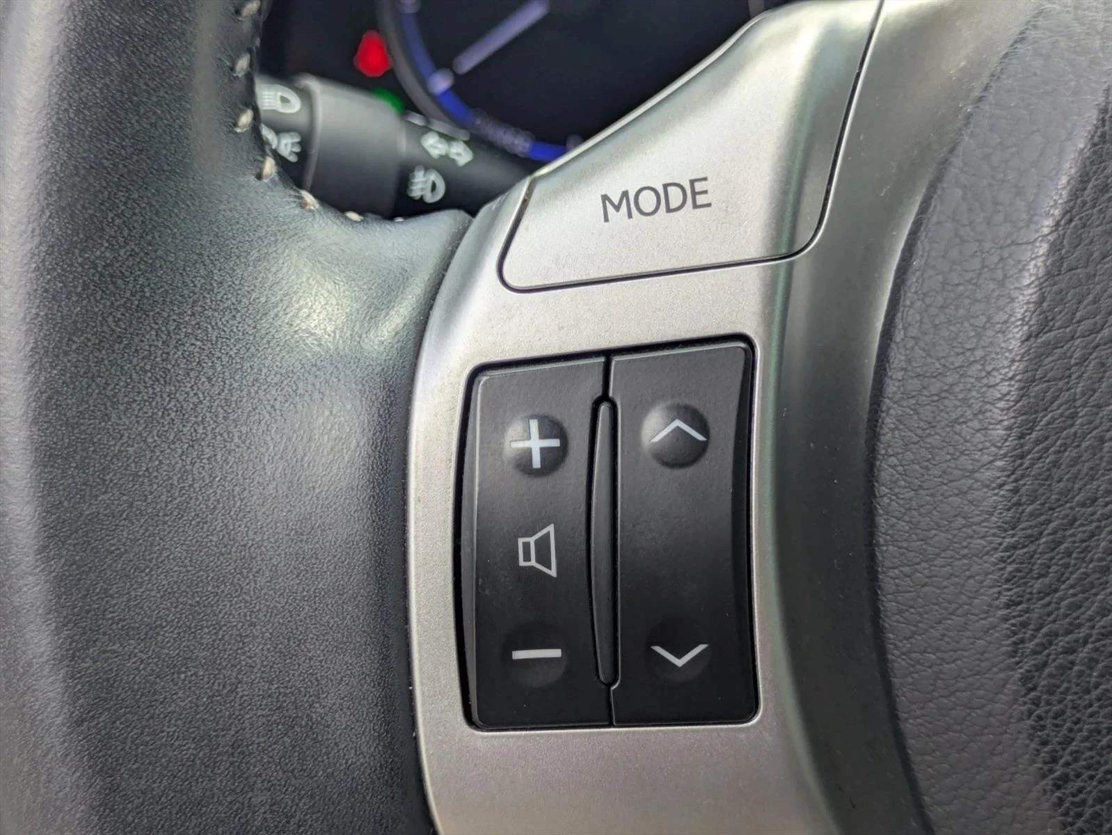 Used 2013 Silver Lining Metallic Lexus Hybrid image 14