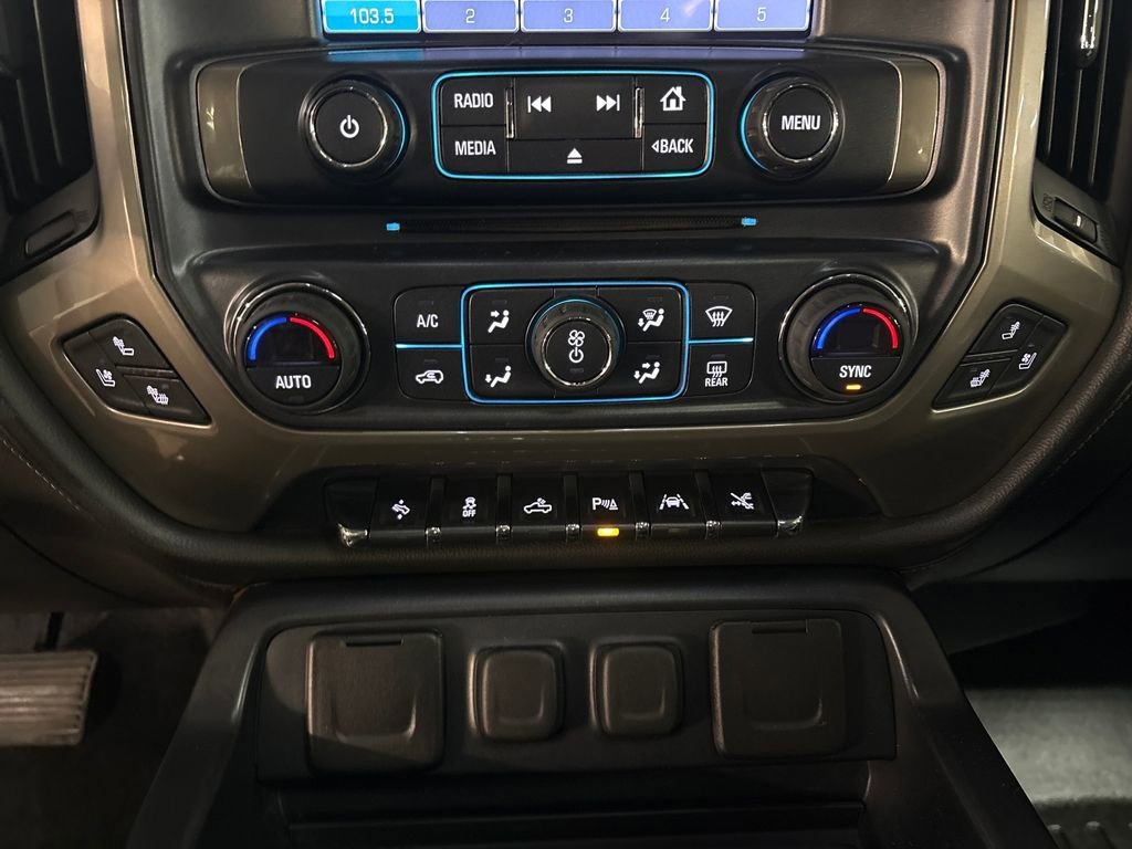 Used 2017 DEEP OCEAN BLUE METALLIC Chevrolet High Country image 19