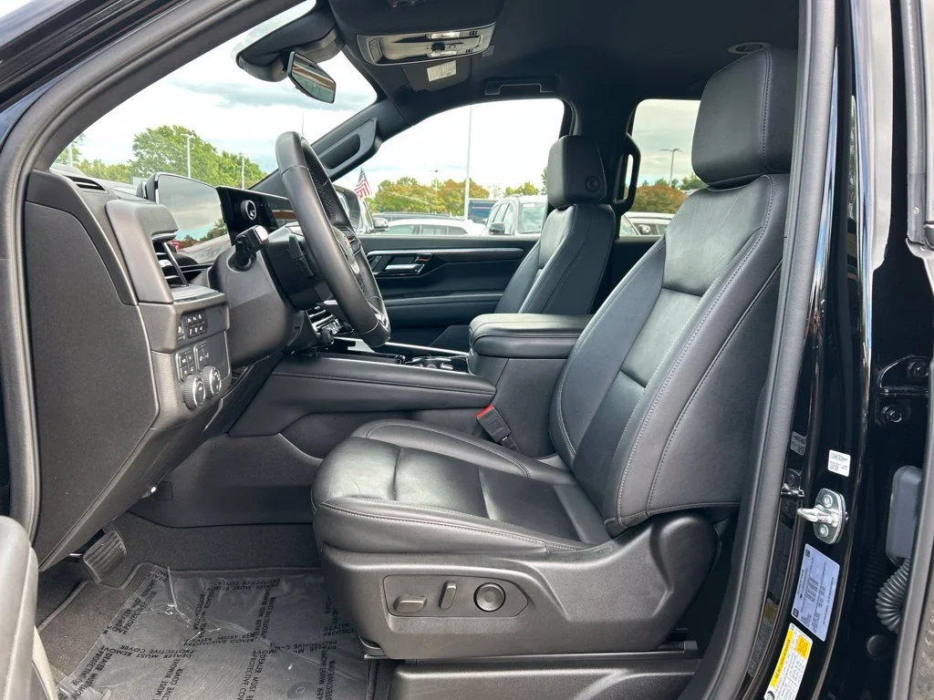 Used 2025 Black Chevrolet LT image 15