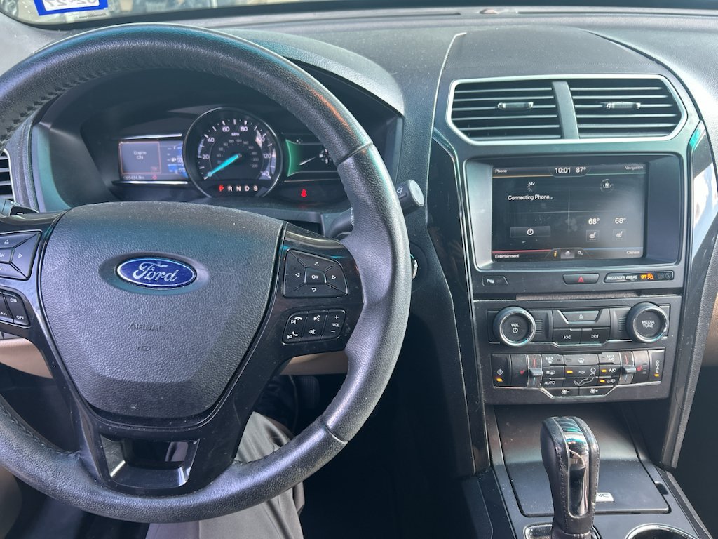 Used 2016 Caribou Metallic Ford XLT image 10