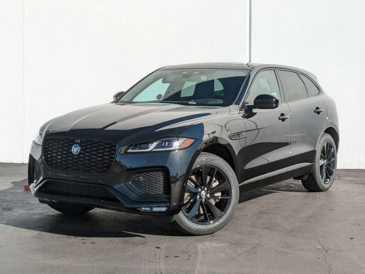 2026 Jaguar F-PACE P250 R-Dynamic S's photo