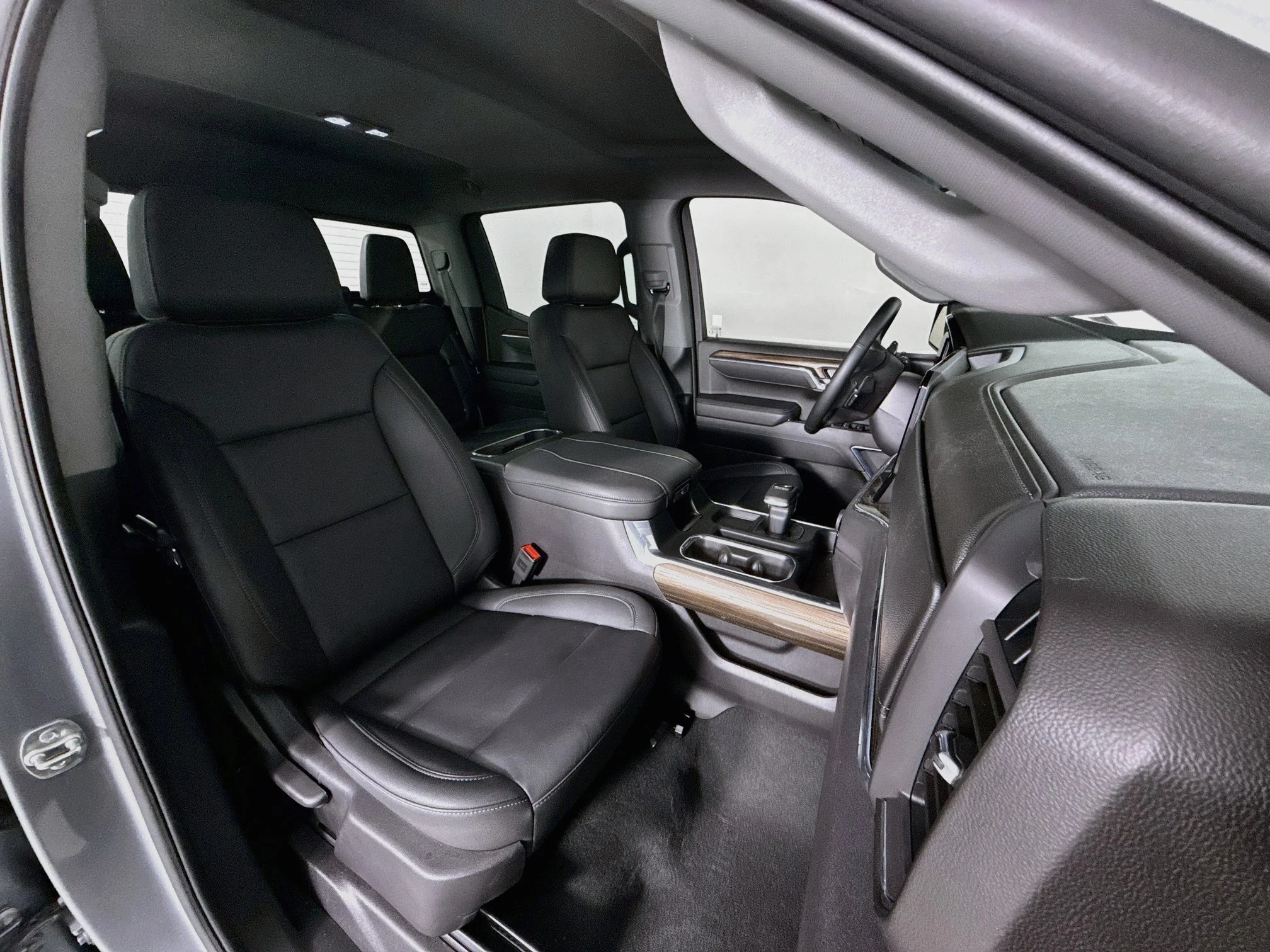 Used 2025 Sterling Gray Metallic Chevrolet LT Trail Boss image 27