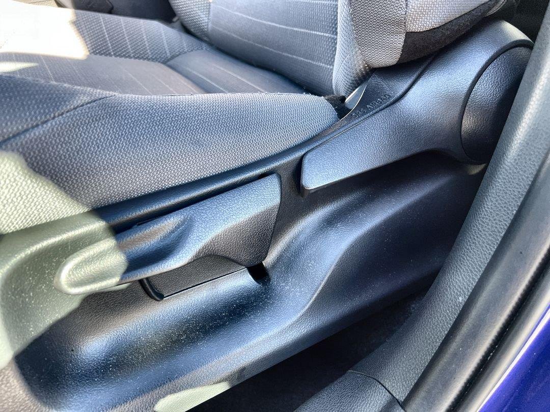 Used 2025 Blue Crush Metallic w/Jet Black Roof Toyota Hybrid SE image 16