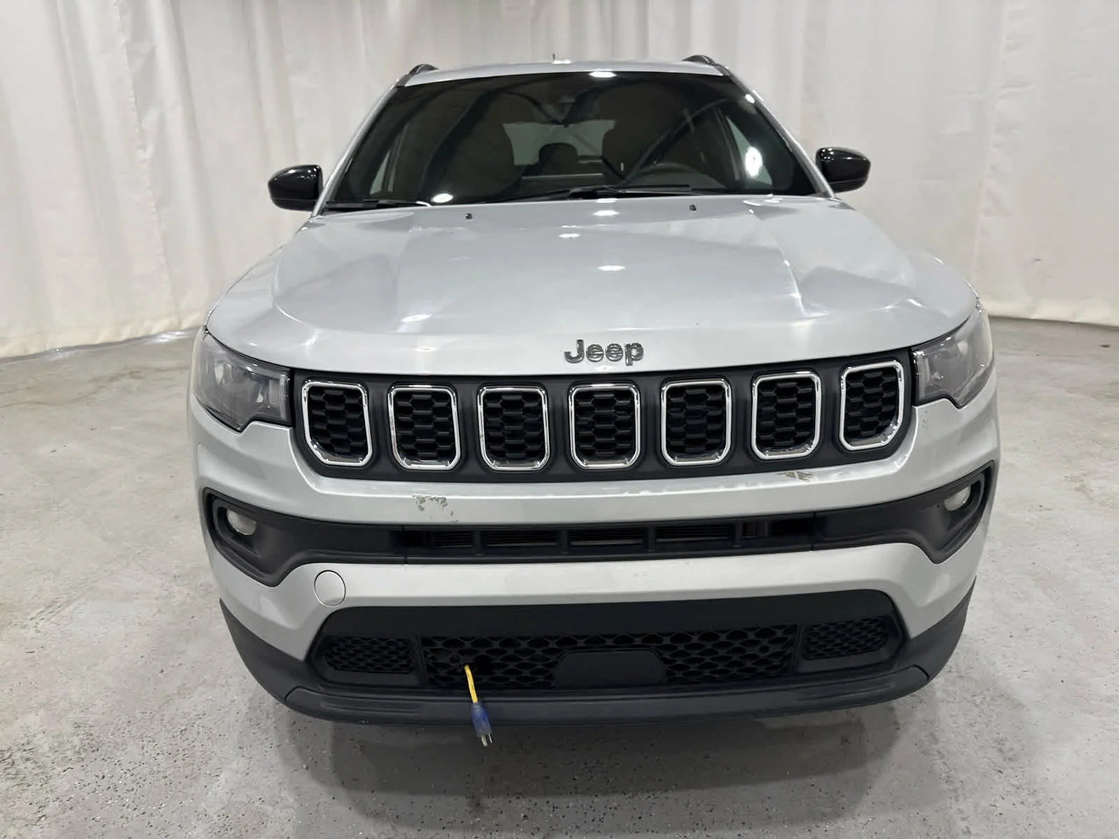 Used 2024 Sil/silver Jeep Latitude image 8