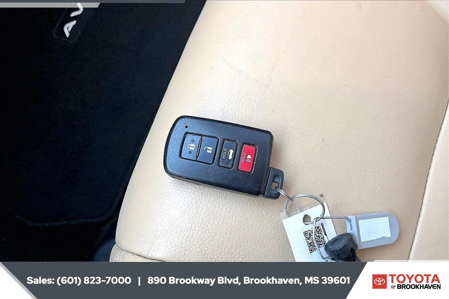 Used 2016 Blizzard Pearl Toyota XLE Plus image 9