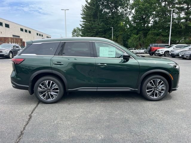 New 2027 Deep Emerald INFINITI Luxe AWD image 2