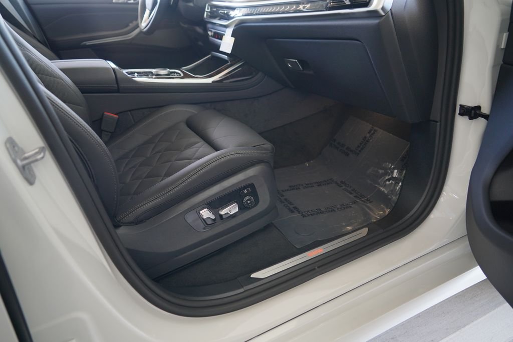 New 2027 Mineral White Metallic BMW xDrive40i image 18