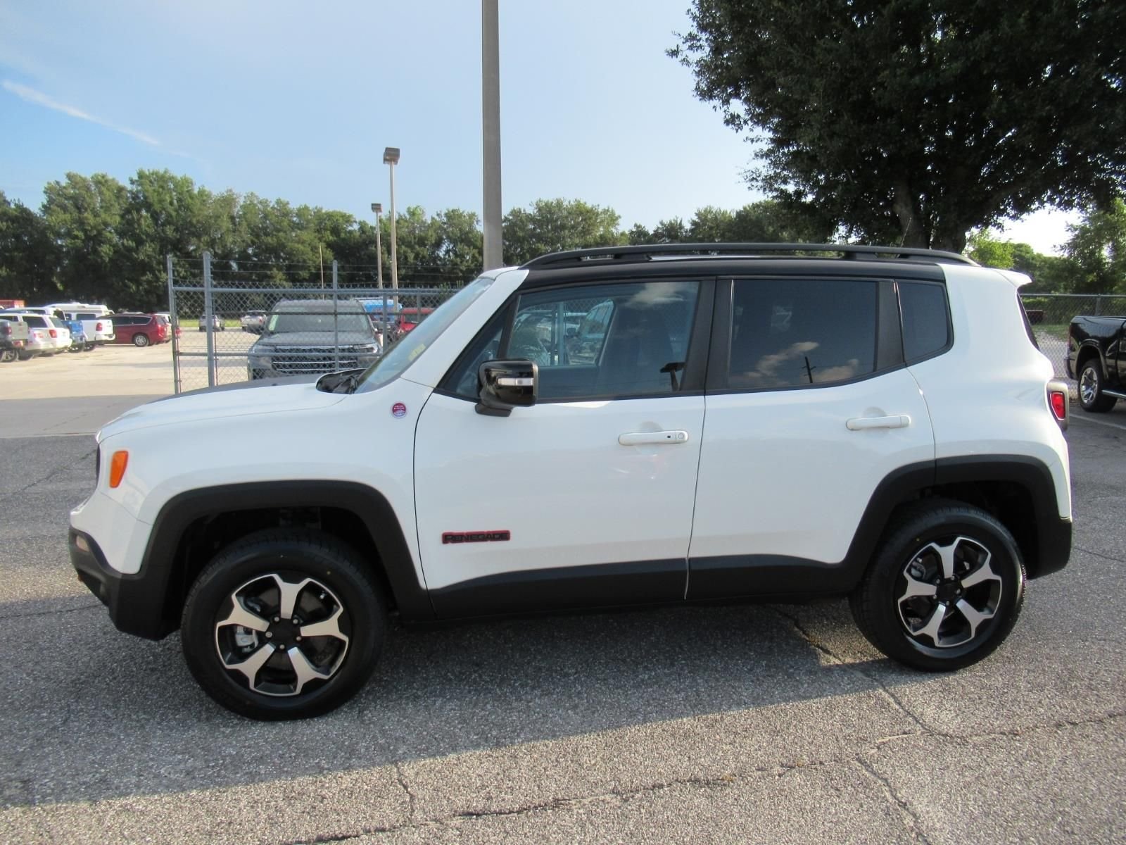 Certified Used 2022 White Jeep Trailhawk image 4