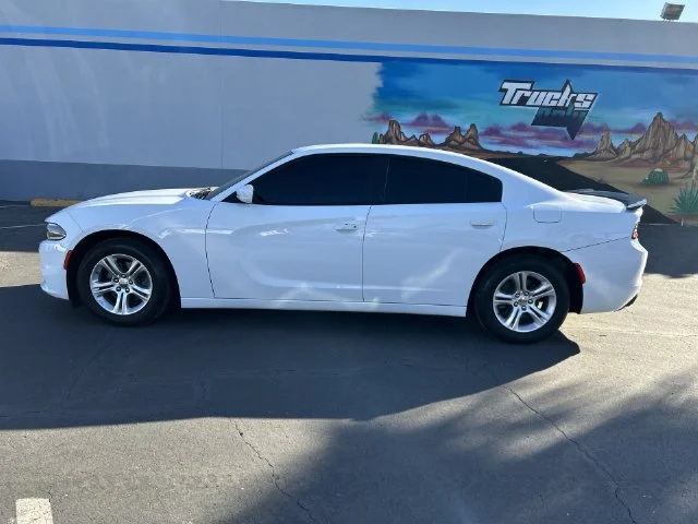 Used 2022 White Dodge SXT image 5