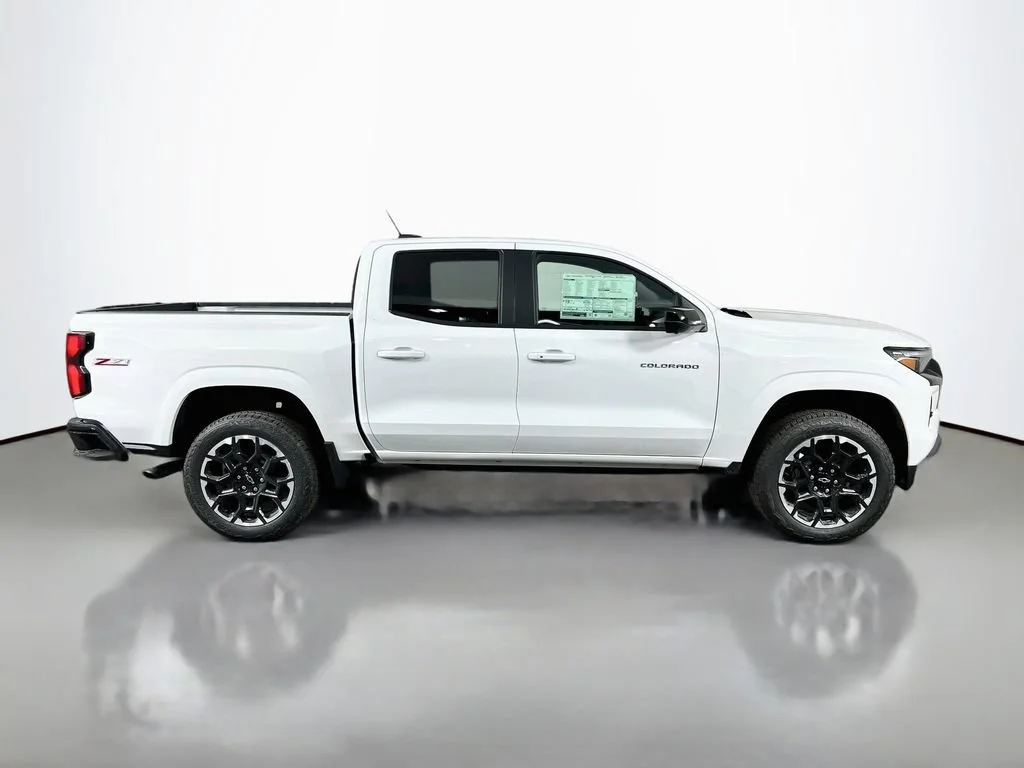 New 2026 Summit White Chevrolet Z71 image 4