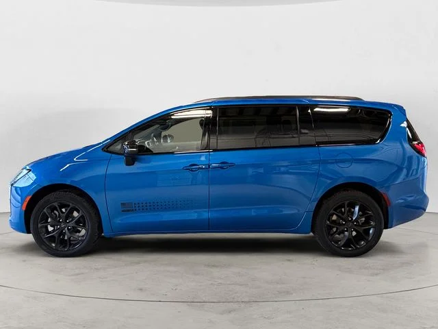 New 2027 Blue Chrysler Select image 2