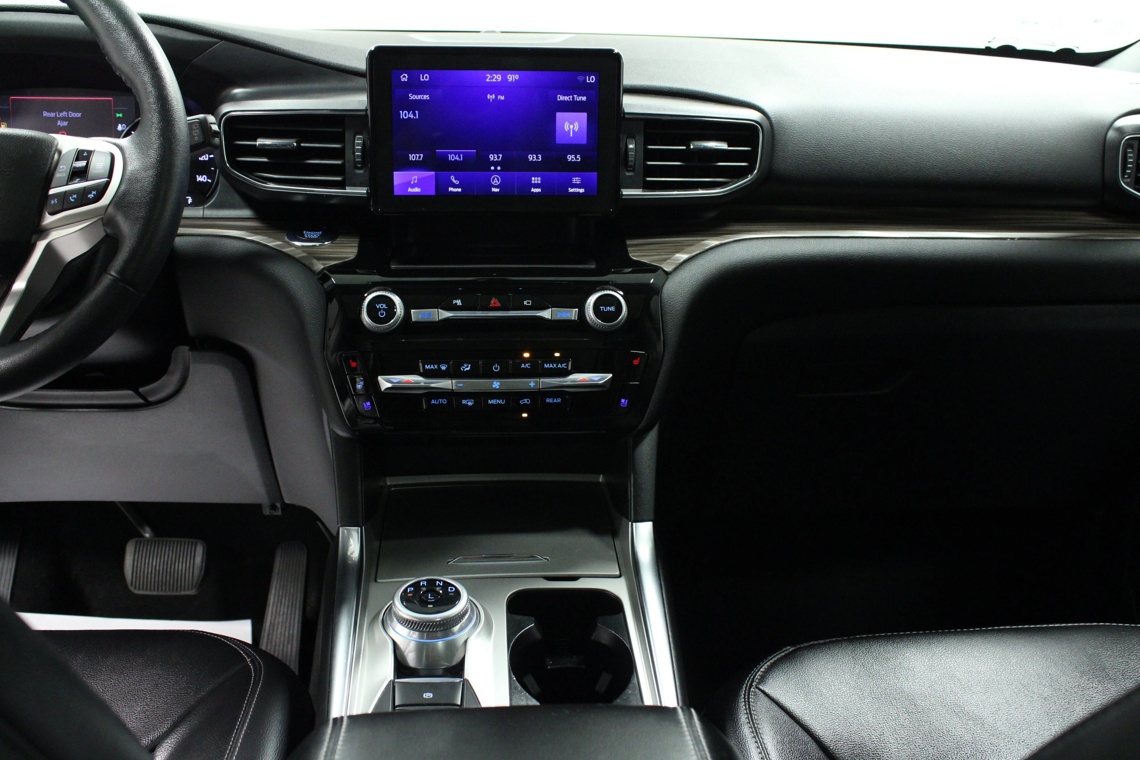 Used 2022 White Metallic Ford Limited image 19