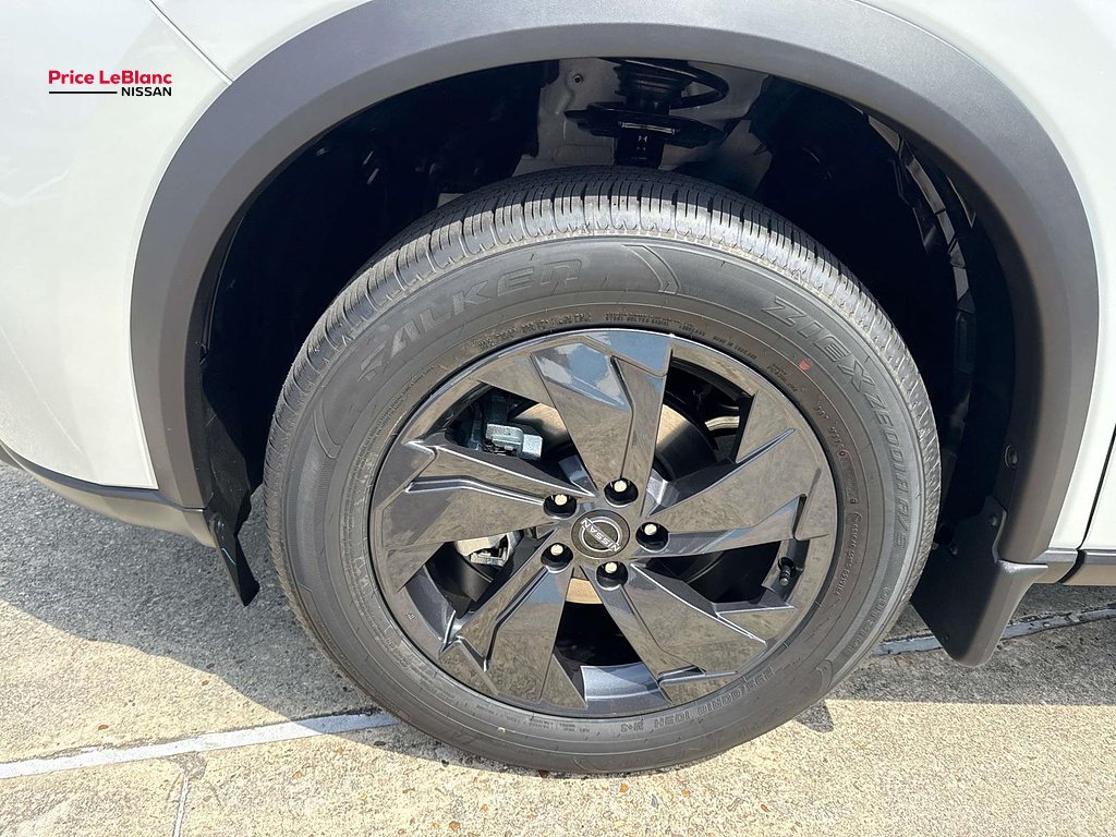 New 2027 Everest White Pearl Tricoat Nissan SV image 4