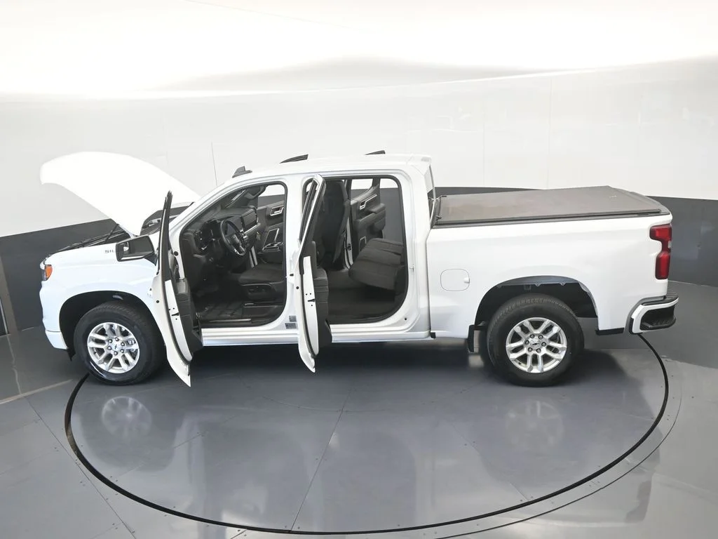Used 2023 Summit White Chevrolet RST image 65