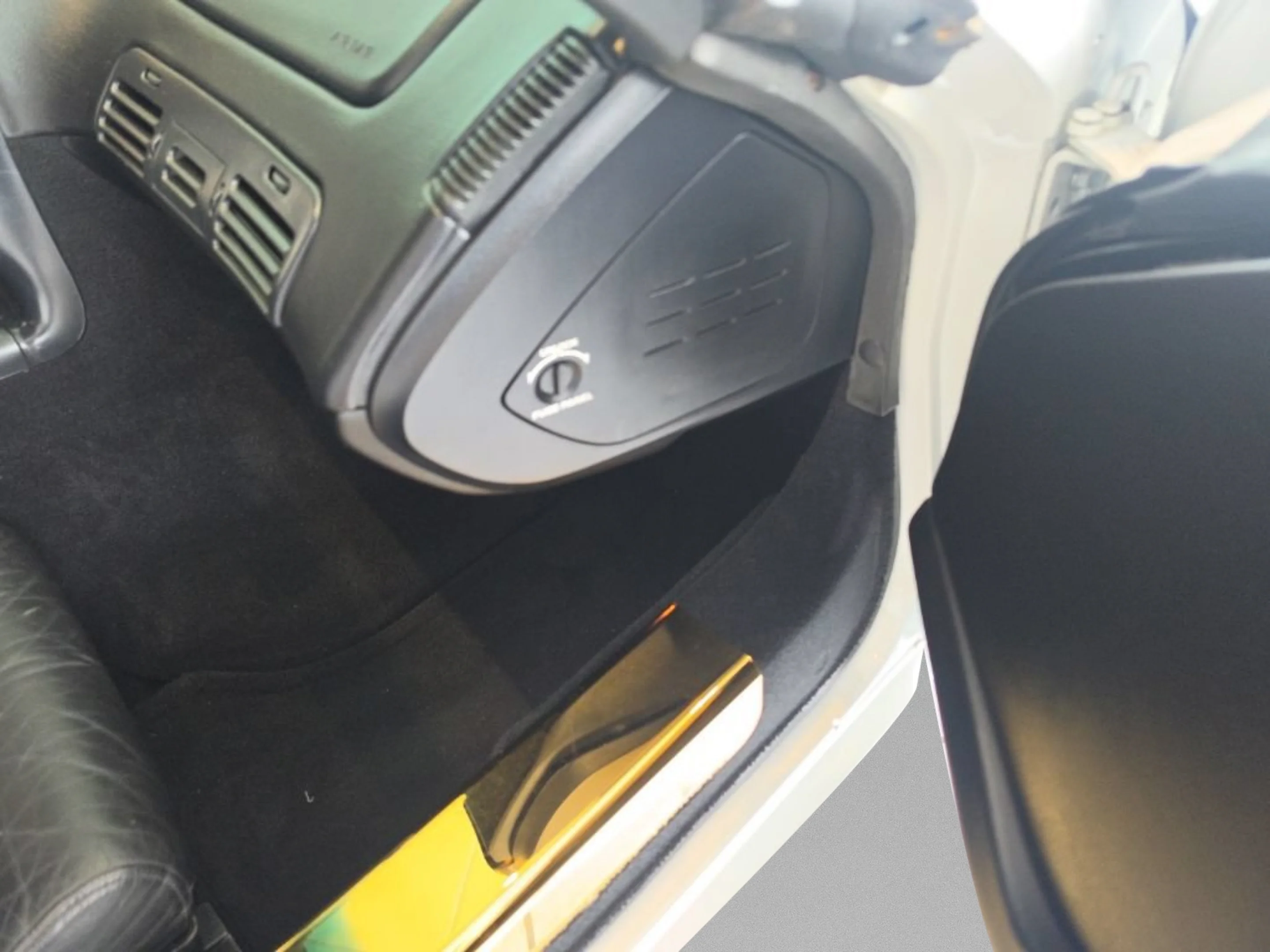 Used 1994  Chevrolet 2dr Convertible image 22