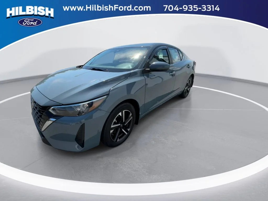 Used 2025 Gray Nissan SV image 4