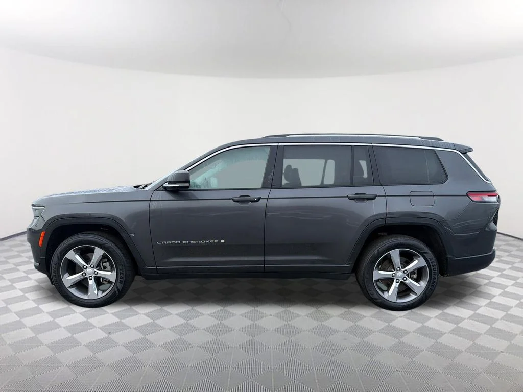 Used 2022 Gray Jeep Limited image 8