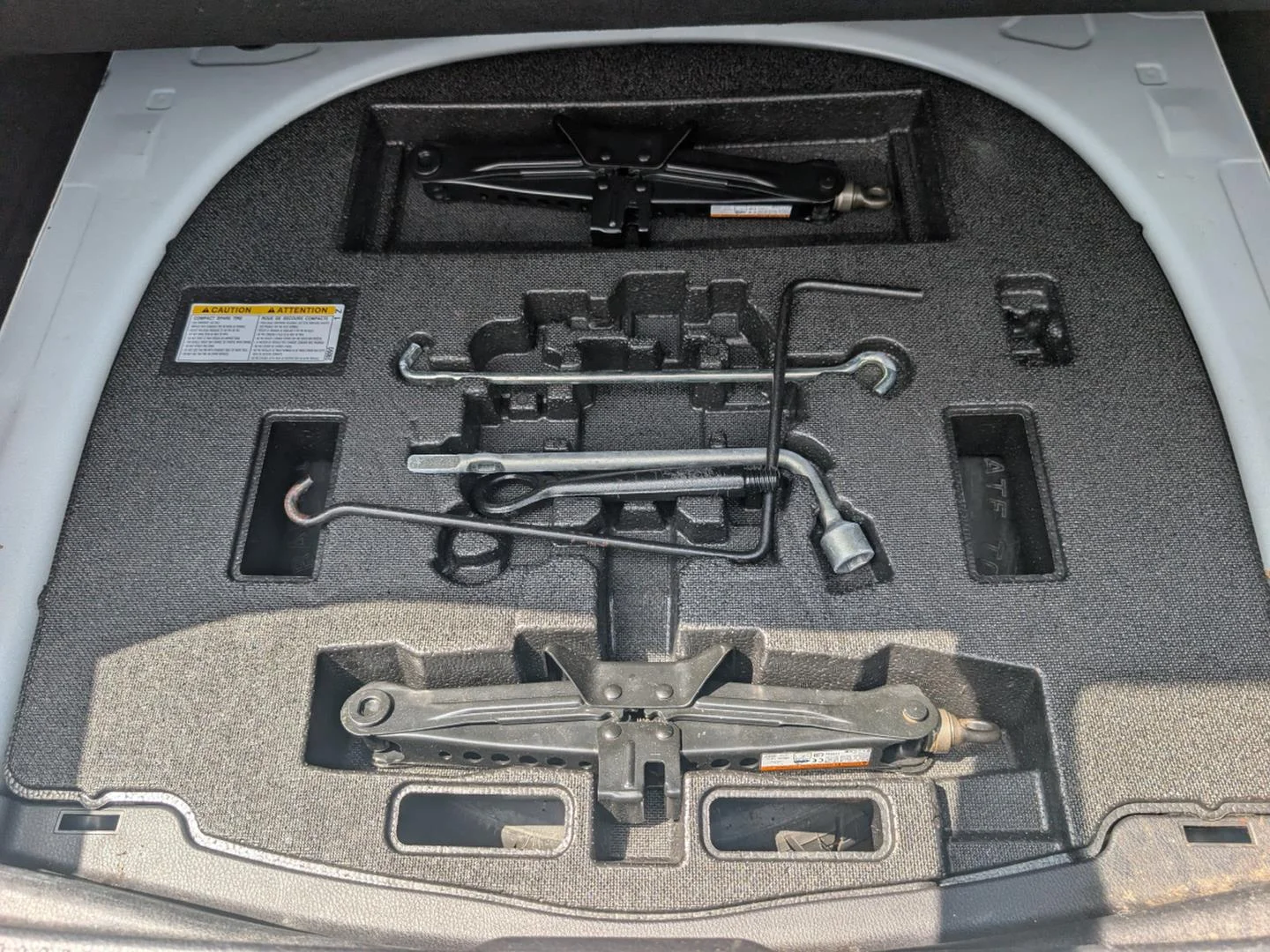 Used 2018 Super White Toyota SE image 34