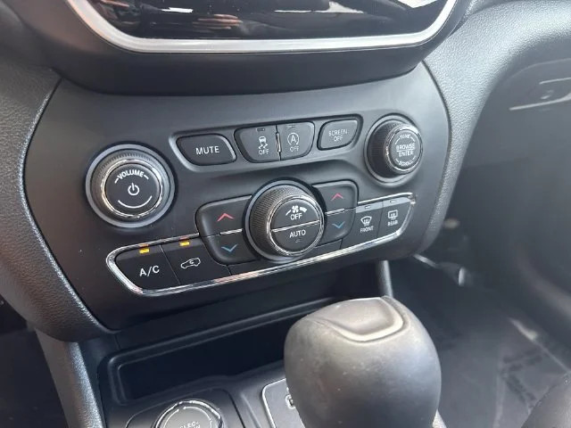 Used 2019 Red Jeep Limited image 24