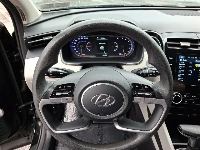 Used 2023 Black Hyundai SEL image 18