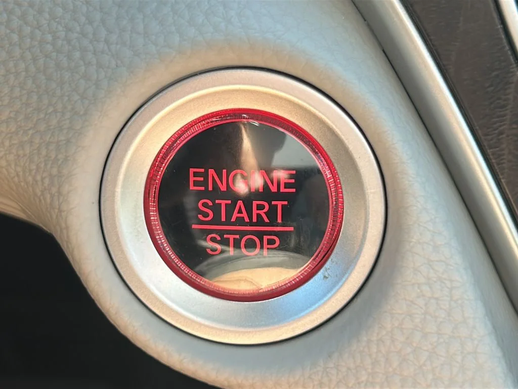 Used 2021 White Honda EX-L image 28