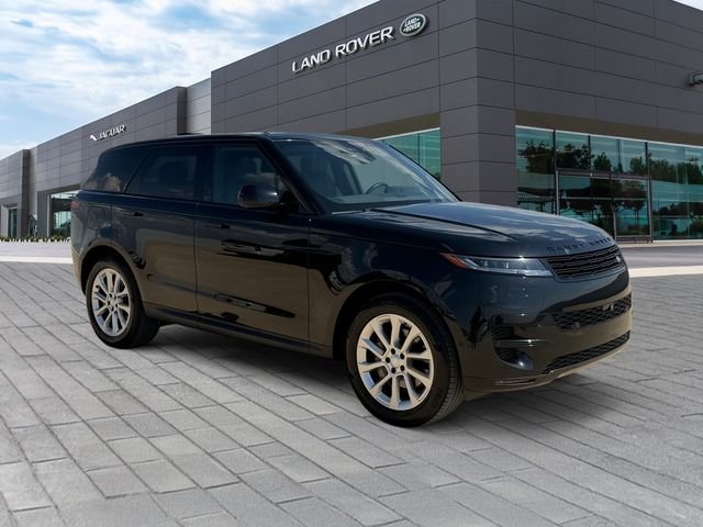 Used 2025 Santorini Black Metallic Land Rover SE image 7