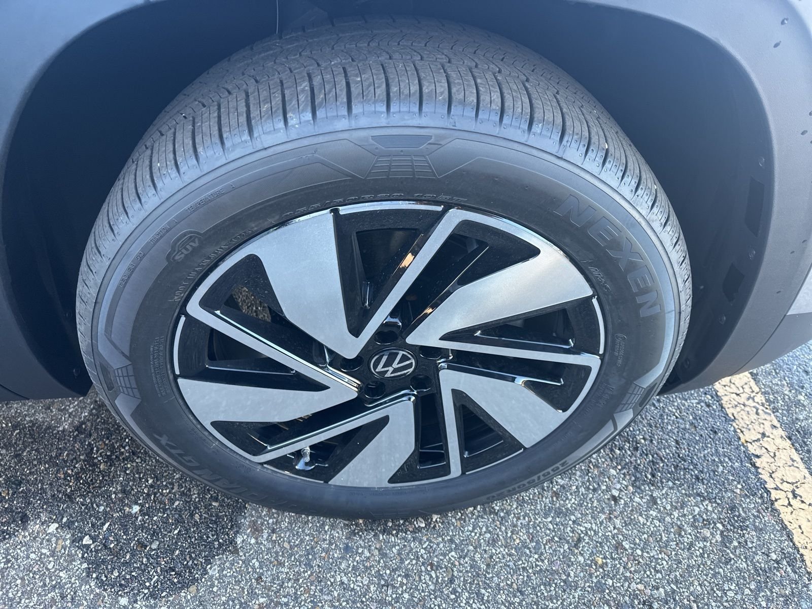 New 2026 Silver Volkswagen 2.0T SE w/Technology image 4