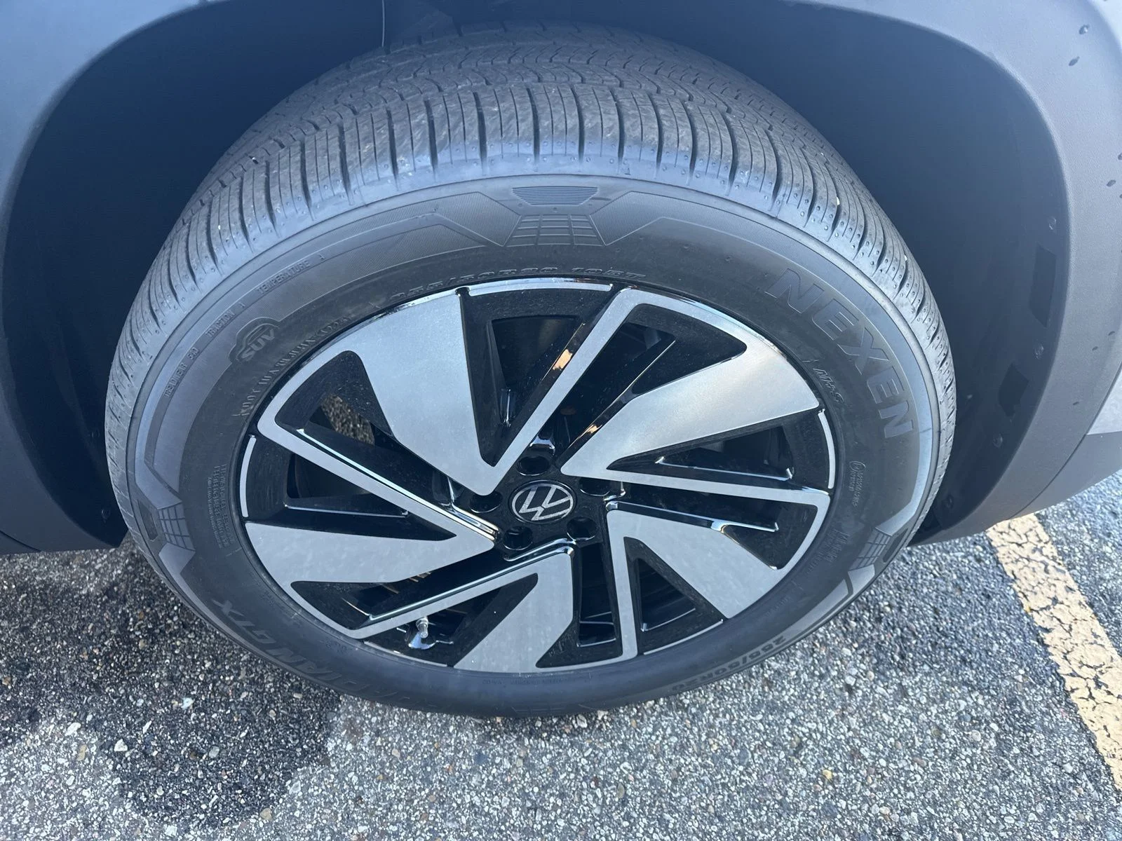 2026 Volkswagen Atlas SE w/Tech - Photo 4