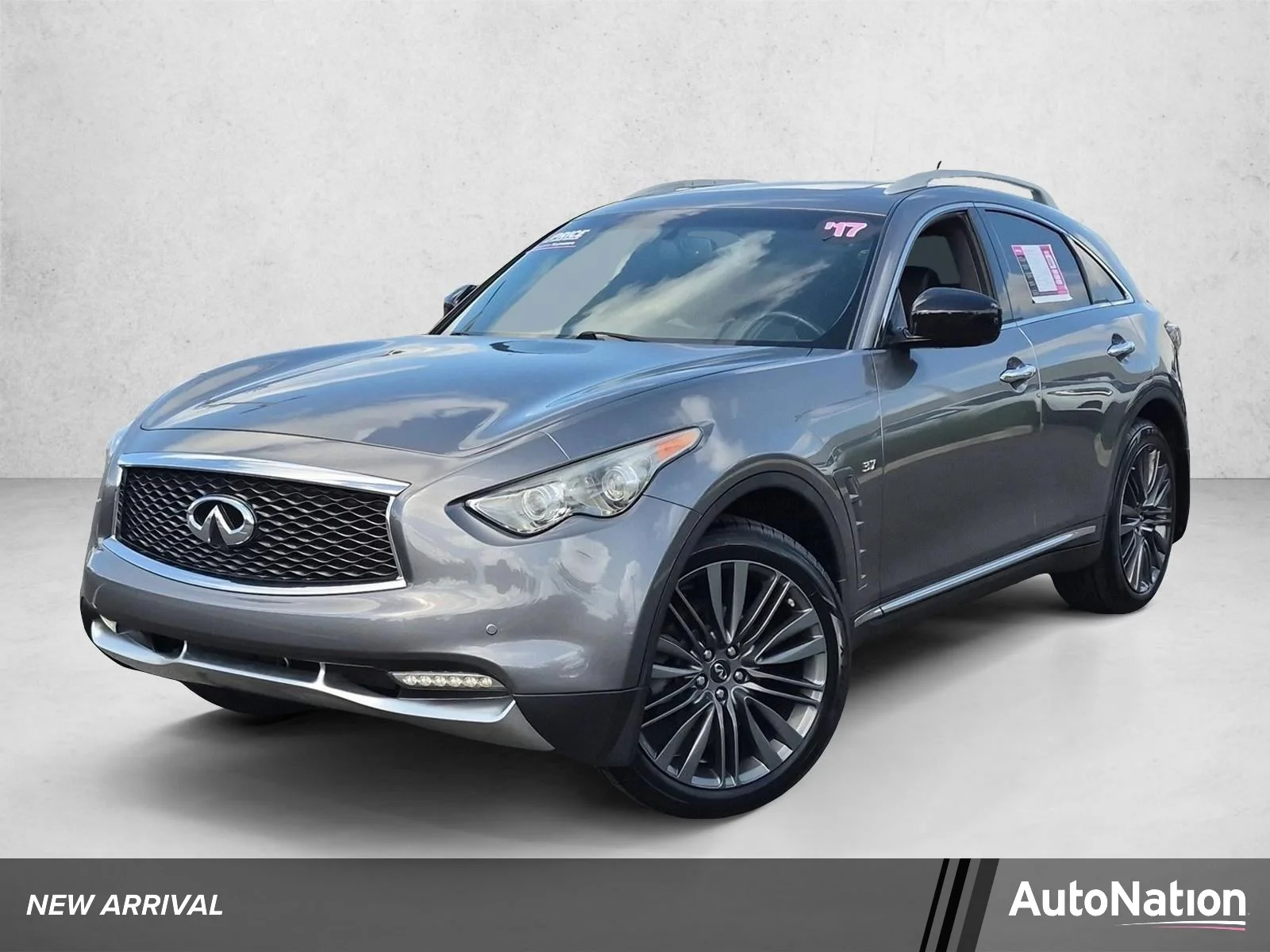 Used 2017 Graphite Shadow INFINITI  image 1
