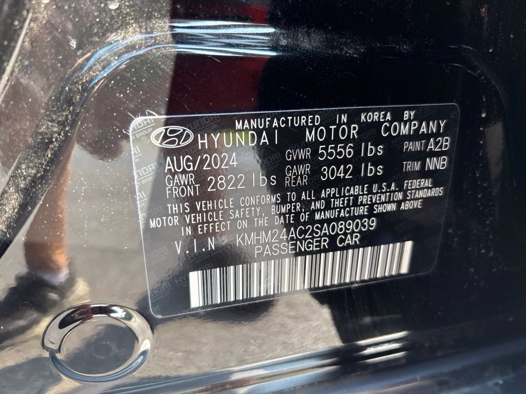 Certified Used 2025 Black Hyundai SE image 10