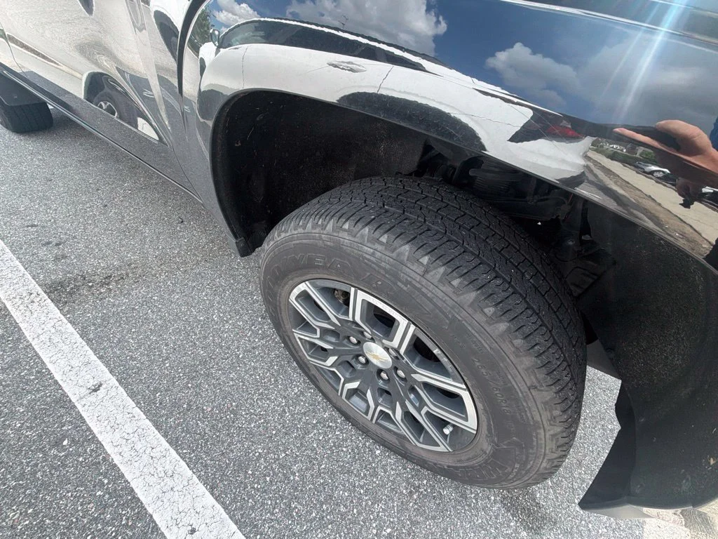 2023 Chevrolet Colorado LT - Photo 17