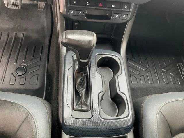 Used 2018 Blue Chevrolet Z71 image 19
