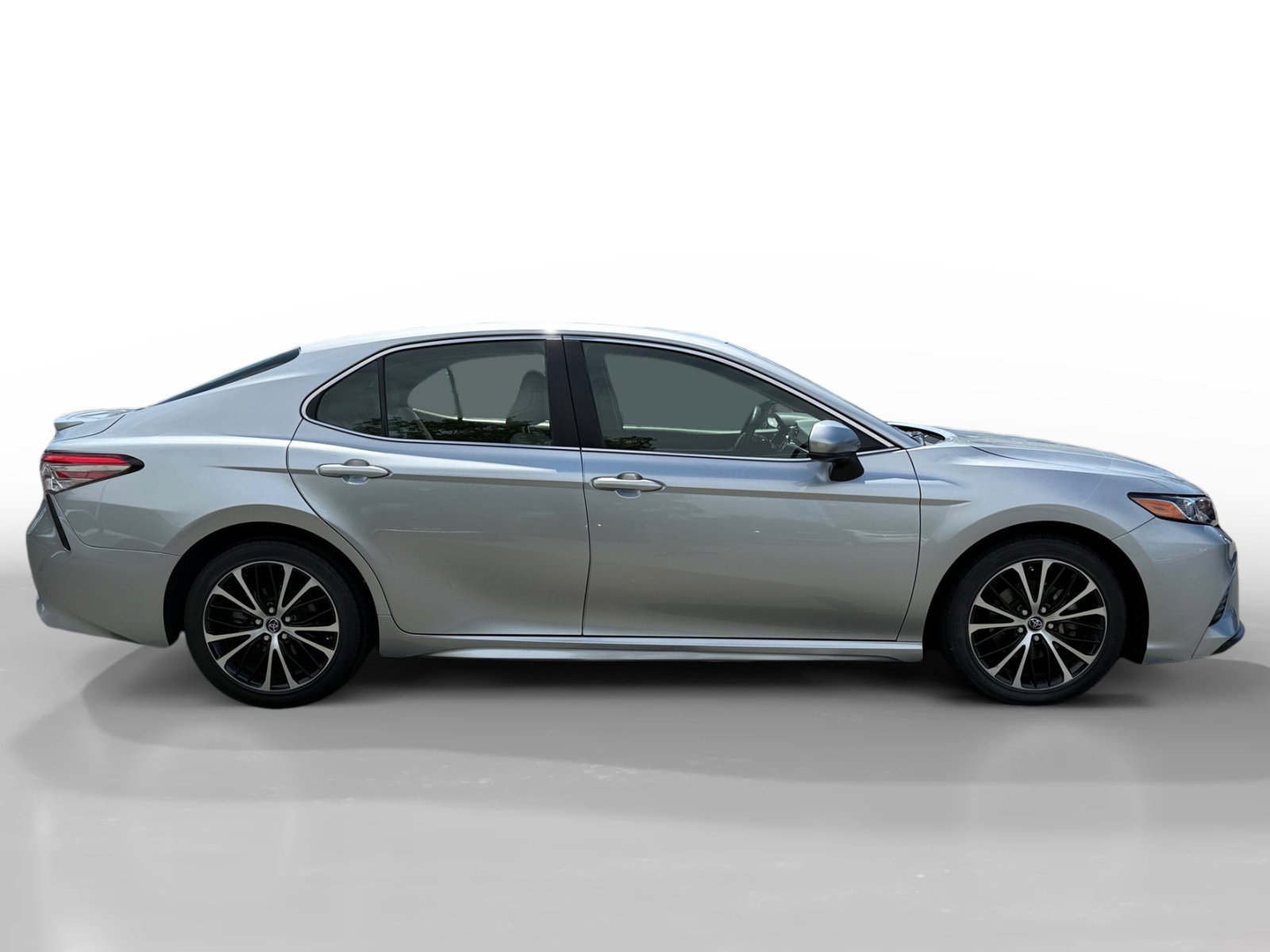 Used 2018 Celestial Silver Metallic Toyota SE image 6