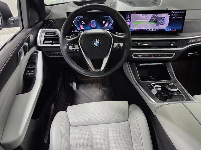 Used 2024 Gray BMW xDrive40i image 7