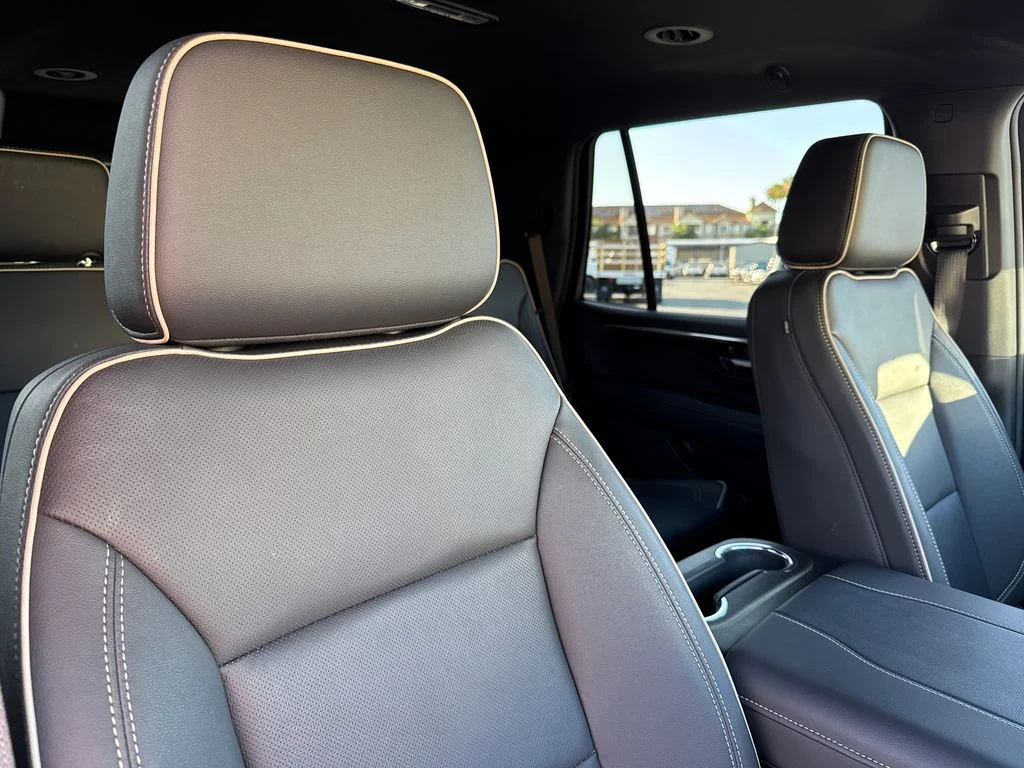 Used 2025 Black Chevrolet Premier image 17
