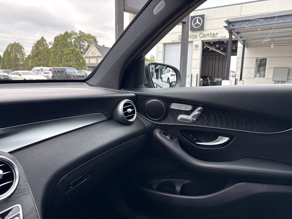 Used 2017  Mercedes-Benz GLC 300 image 10