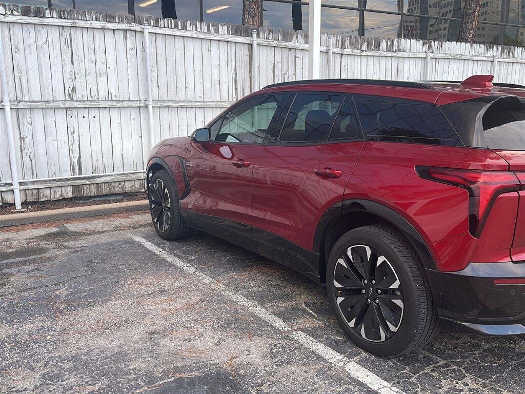 2025 Chevrolet Blazer EV photo 4 of 5